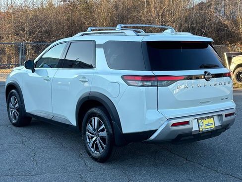 Used 2022 Nissan Pathfinder SL image 24