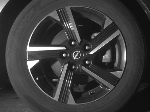 Used 2025 Nissan Sentra SV FWD image 13