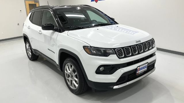 Used 2025 Jeep Compass Limited AWD/4WD image 18