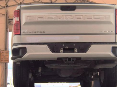 Used 2022 Chevrolet Silverado 1500 Custom AWD/4WD image 3