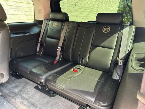 Used 2013 Cadillac Escalade Platinum AWD/4WD image 14