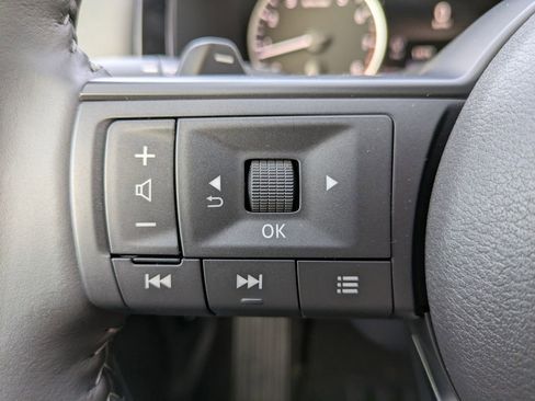 New 2025 Nissan Pathfinder SV w/ SV Premium Package image 25