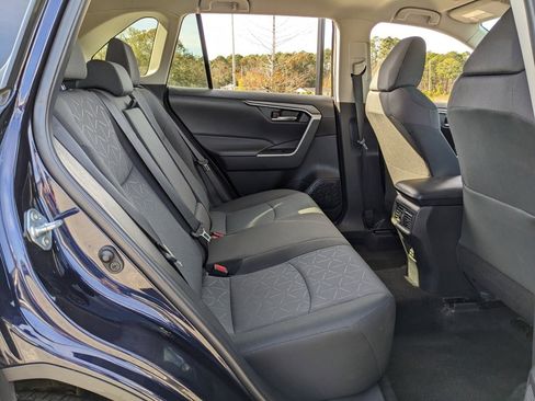 Used 2024 Toyota RAV4 XLE image 40