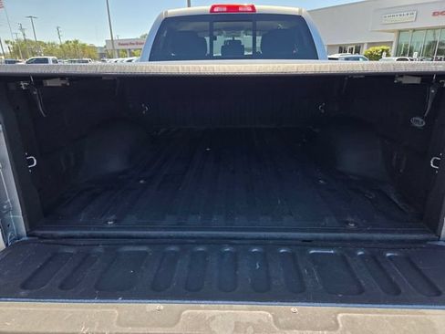 Used 2017 Toyota Tundra SR5 w/ SR5 Upgrade Package RWD image 14