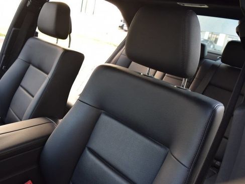 Used 2010 Mercedes-Benz E 350 4MATIC Sedan image 38