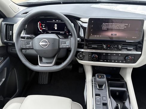New 2026 Nissan Pathfinder SL FWD image 11