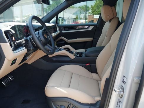 New 2026 Porsche Cayenne S AWD/4WD image 5