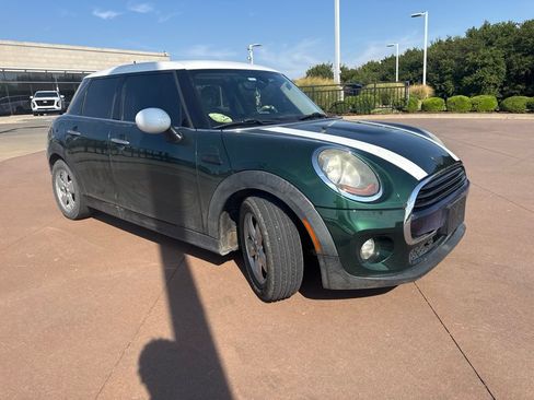 Used 2017 MINI Cooper 4-Door Hardtop FWD image 3