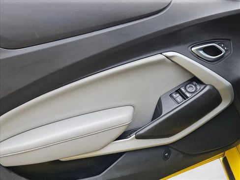 Used 2018 Chevrolet Camaro SS image 7