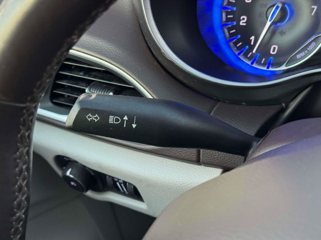 Used 2017 Chrysler Pacifica Touring-L Plus FWD image 22