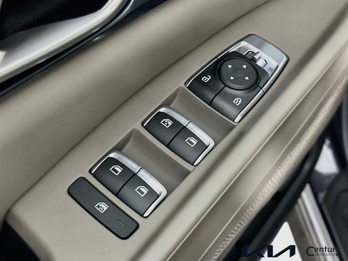 New 2026 Kia Carnival LXS FWD image 17