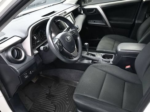 Used 2017 Toyota RAV4 LE FWD image 15