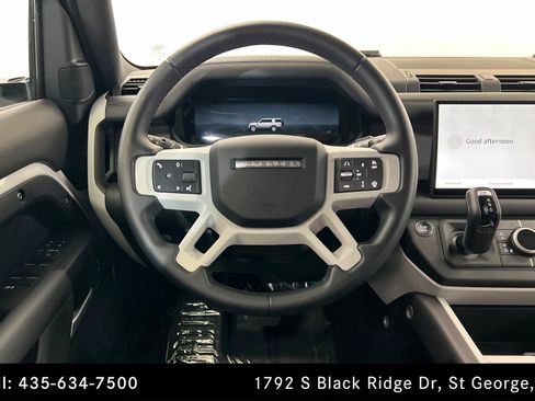 Used 2025 Land Rover Defender 130 X-Dynamic SE AWD/4WD image 12