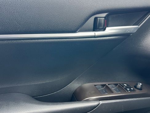Used 2023 Toyota Camry SE image 15
