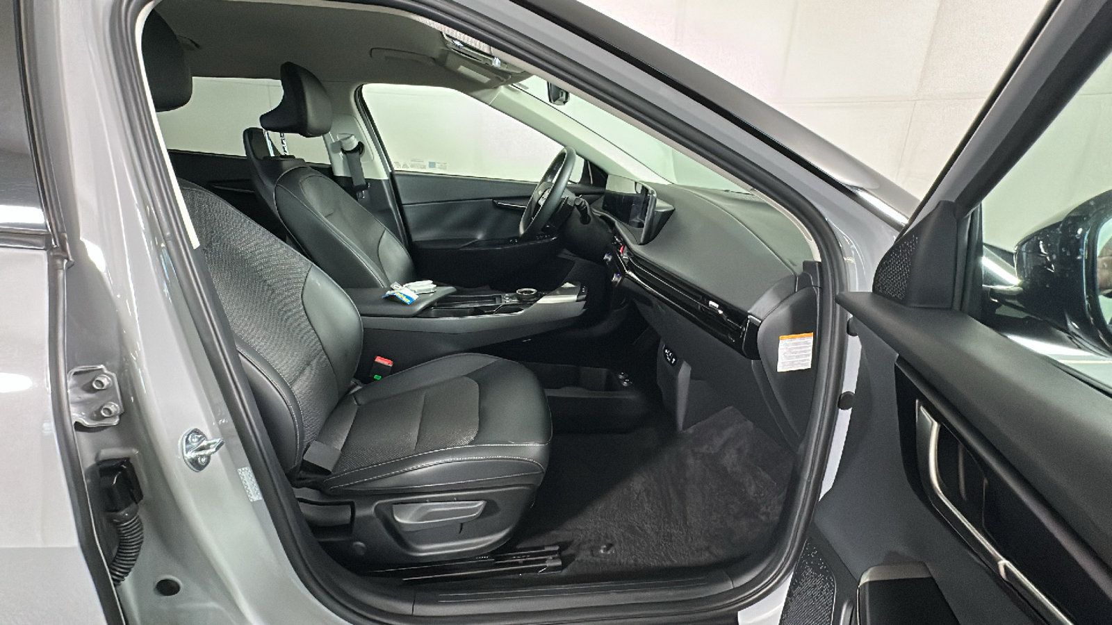 Used 2025 Kia EV6 Light AWD/4WD image 35