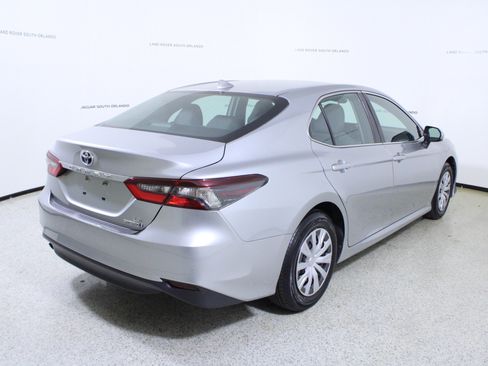 Used 2022 Toyota Camry LE image 7