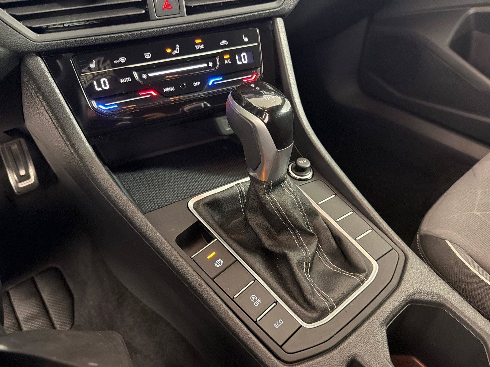 Used 2025 Volkswagen Jetta Sport FWD image 24