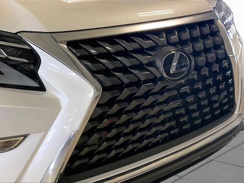 Used 2023 Lexus GX 460 Premium w/ Accessory Package AWD/4WD image 29