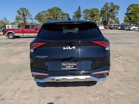 Certified 2025 Kia Sportage SX image 8
