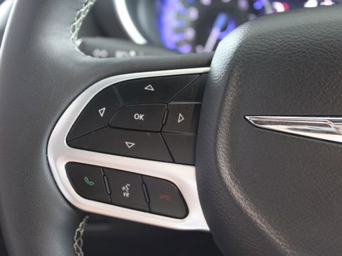 Used 2025 Chrysler Pacifica Select FWD image 49