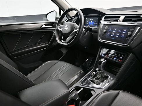 Used 2022 Volkswagen Tiguan SE image 21