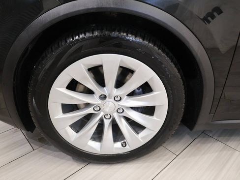 Used 2017 Tesla Model X 75D AWD/4WD image 10