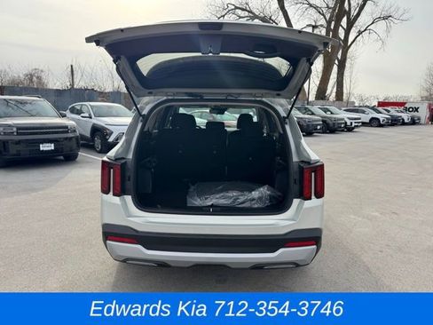 New 2026 Kia Sorento LX image 12