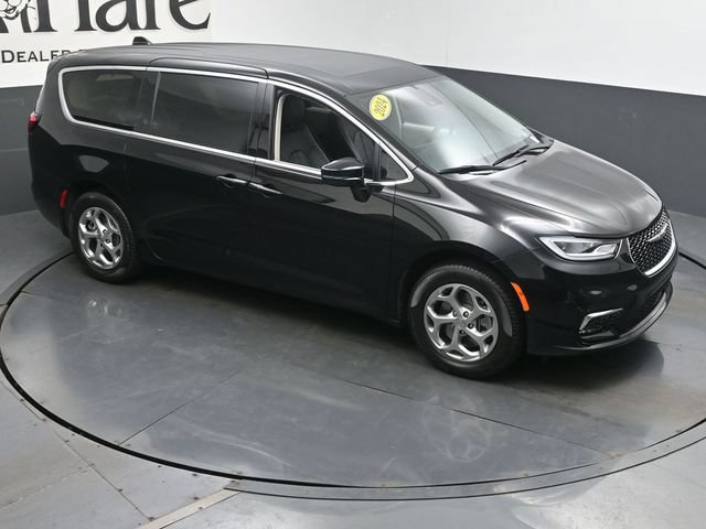 Used 2024 Chrysler Pacifica Limited AWD/4WD image 52