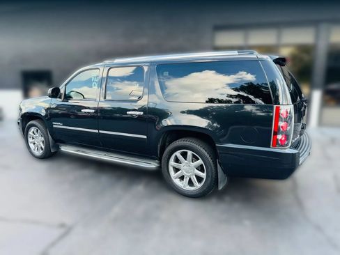 Used 2013 GMC Yukon XL Denali AWD/4WD image 3