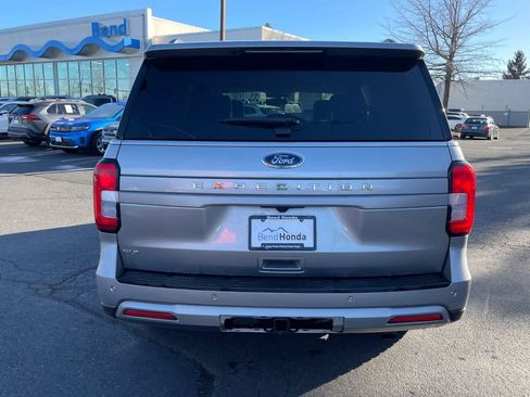 Used 2024 Ford Expedition XLT image 7