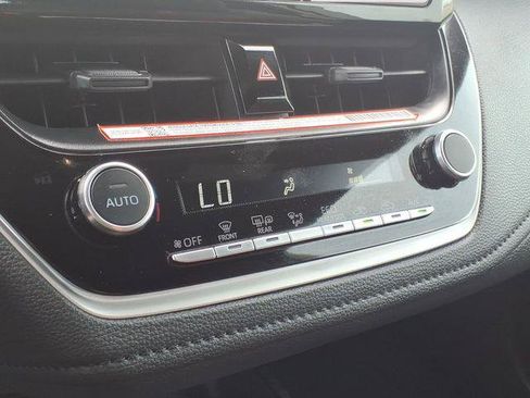 Certified 2025 Toyota Corolla SE FWD image 14