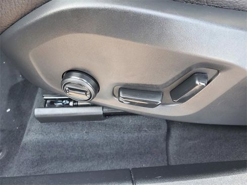 Certified 2025 Volvo XC60 B5 Plus image 15