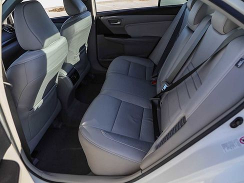 Used 2017 Toyota Camry XLE image 18