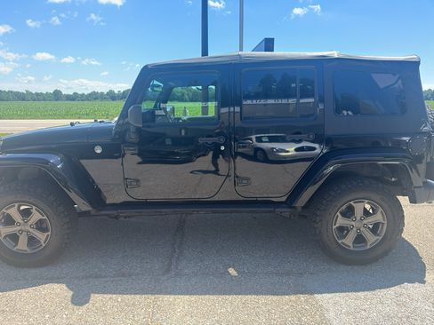 Used 2018 Jeep Wrangler Unlimited Sport AWD/4WD image 9