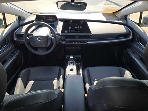 Used 2025 Toyota Prius XLE FWD image 19