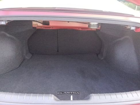 Used 2023 Hyundai Elantra Limited FWD image 29