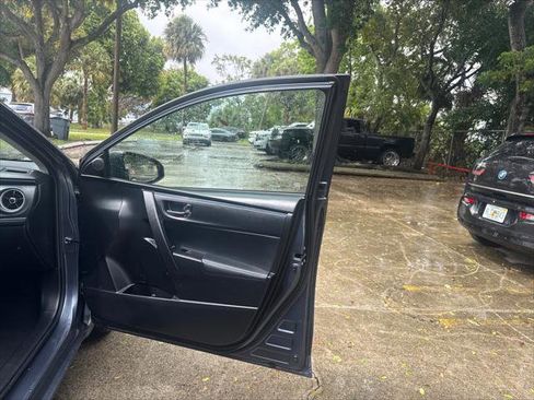 Used 2017 Toyota Corolla SE image 17