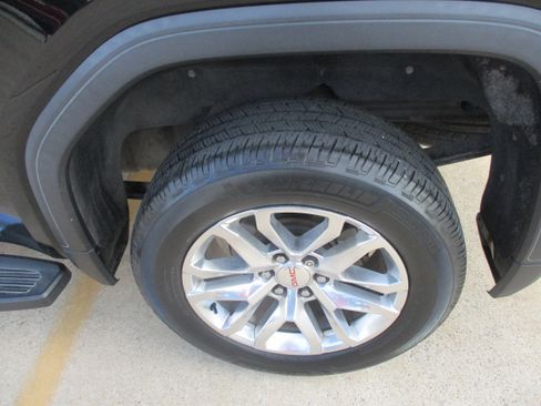 Used 2020 GMC Sierra 1500 SLT RWD image 8