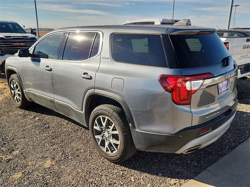 Used 2022 GMC Acadia SLE w/ LPO, Black Accent Package image 3