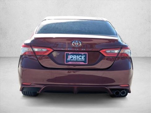 Used 2018 Toyota Camry SE image 6
