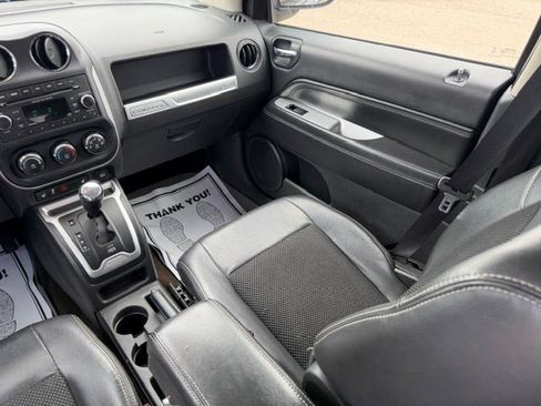 Used 2014 Jeep Compass Latitude AWD/4WD image 16