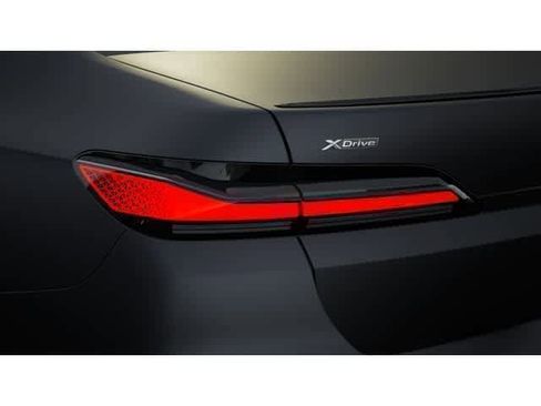 New 2025 BMW 760i xDrive image 8