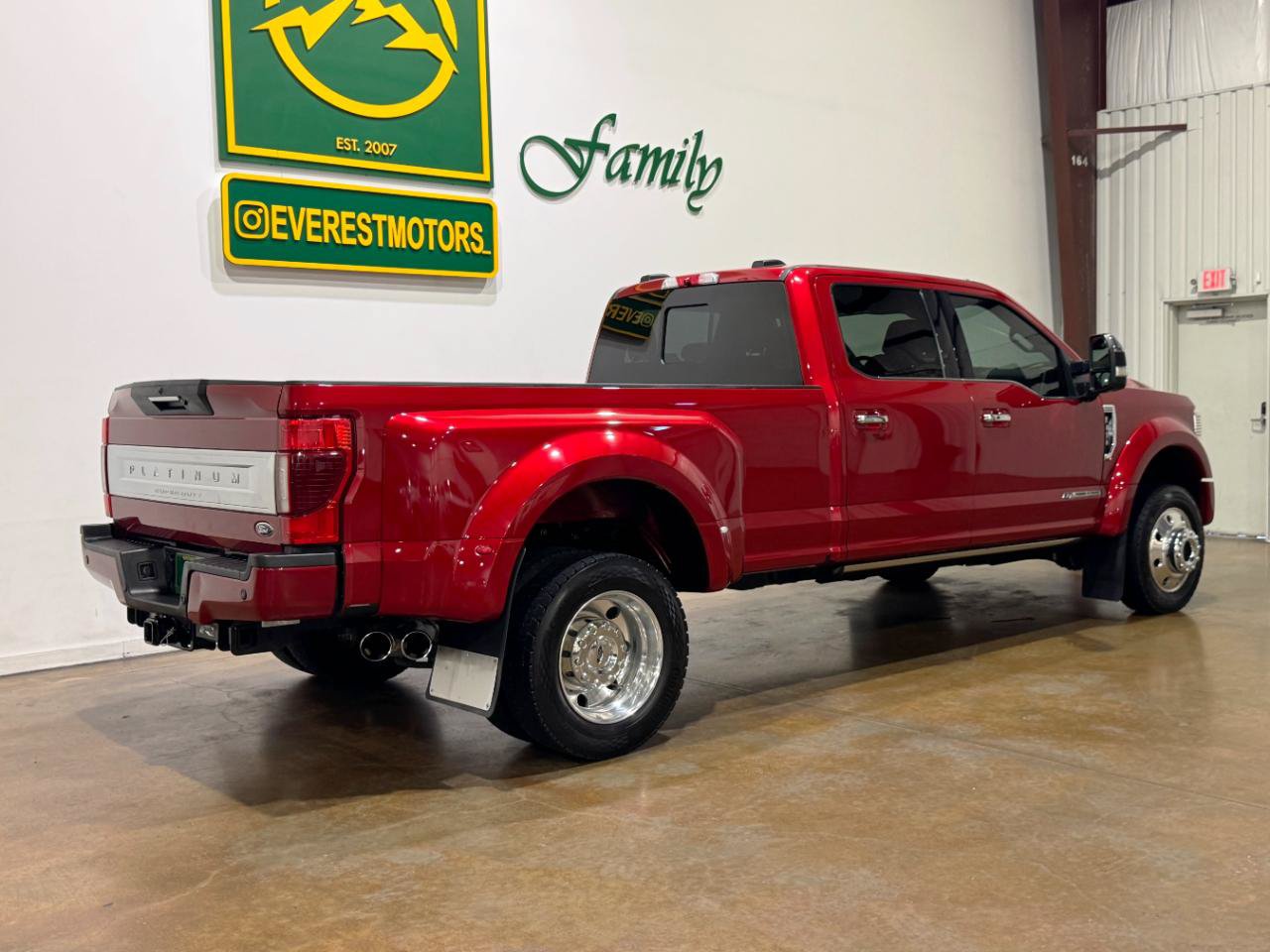 Used 2022 Ford F450 Platinum w/ FX4 Off-Road Package AWD/4WD image 8