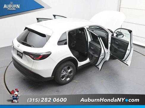 New 2026 Honda HR-V LX image 37