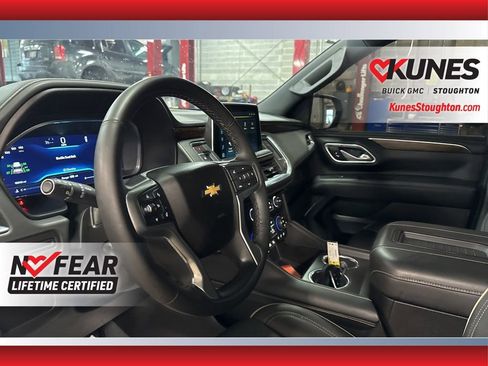 Used 2023 Chevrolet Suburban Premier image 20