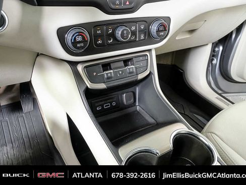 Used 2024 GMC Terrain Denali w/ Denali Premium Package AWD/4WD image 18
