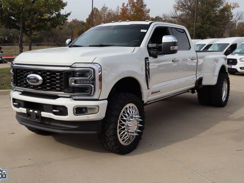 Used 2024 Ford F350 Platinum image 10