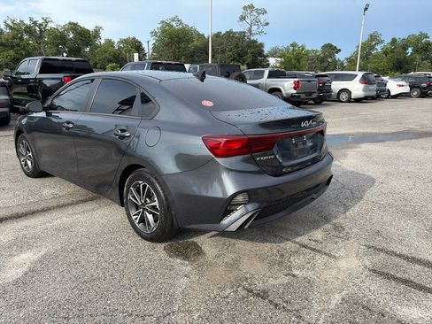 Used 2022 Kia Forte LXS FWD image 6