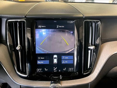 Used 2018 Volvo XC60 T5 Inscription w/ Convenience Package image 27