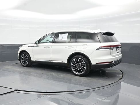 Used 2020 Lincoln Aviator Reserve w/ Equipment Group 202A image 4